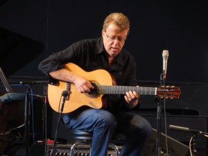 The mastery of Brazilian guitar with Romero Lubambo