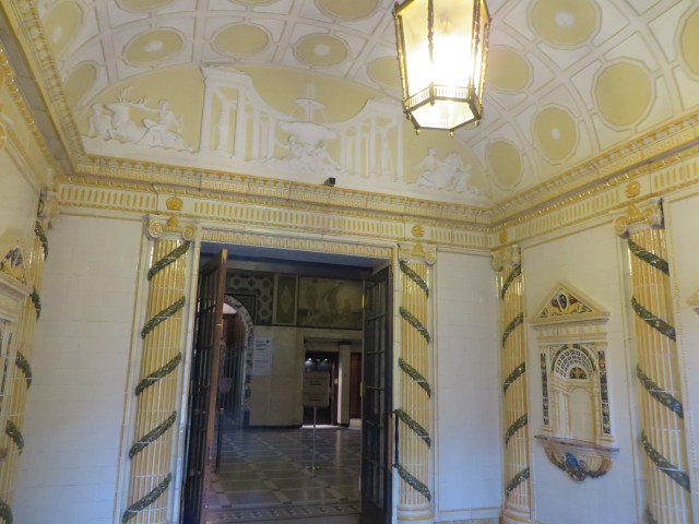 Entrance to the Kaiser Friedrich Therme