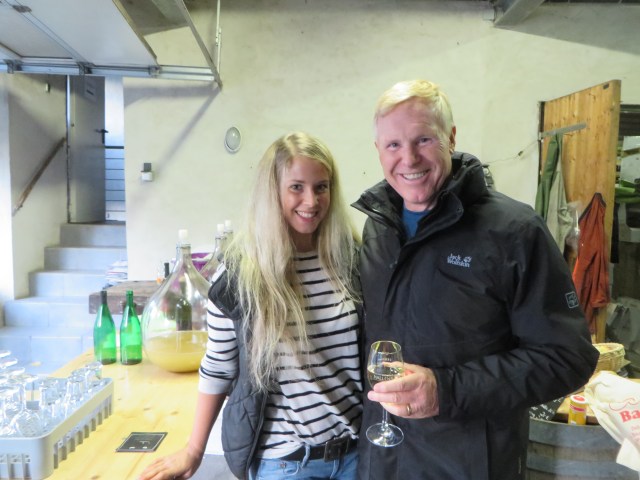 Queen Julia, Zell's former wine queen